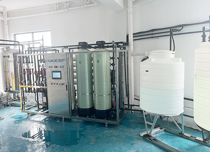 纯水设备和<strong style='color:red'>软水设备</strong>主要