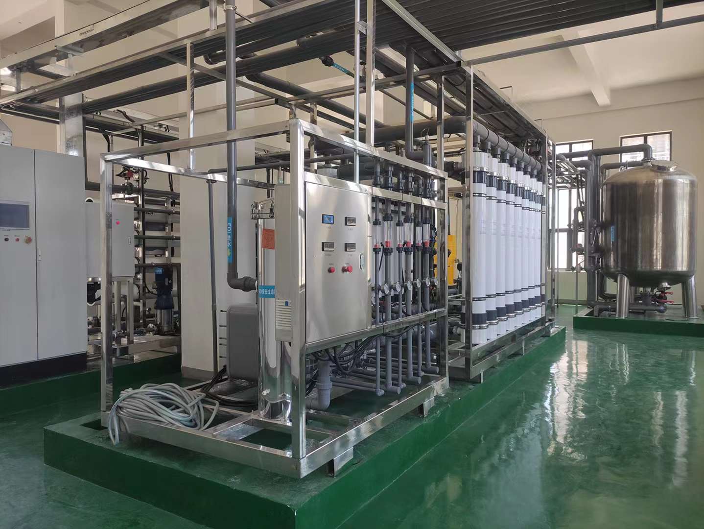 <span style='color:#339900'>15T/H双膜法中水回用系统</span>